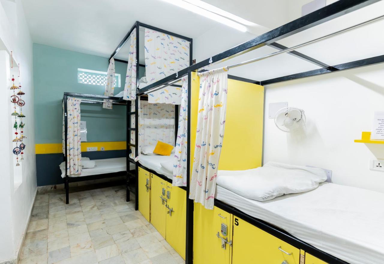 Moustache Udaipur Hostel ภายนอก รูปภาพ