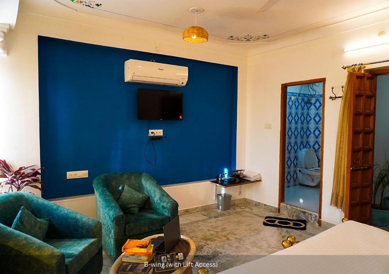 Moustache Udaipur Hostel ภายนอก รูปภาพ