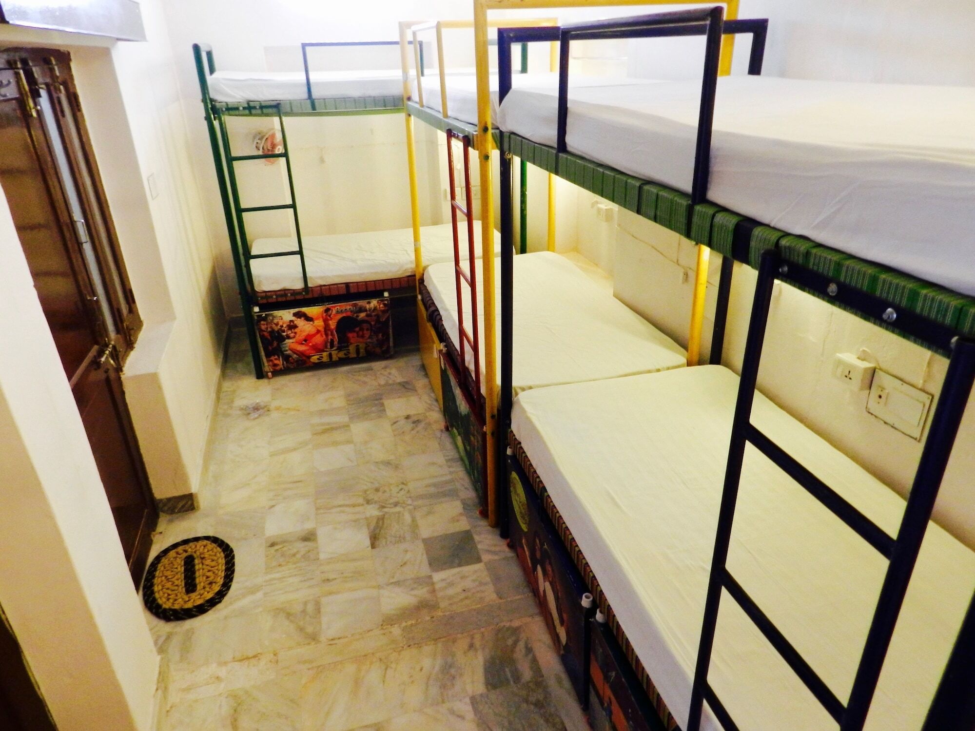 Moustache Udaipur Hostel ภายนอก รูปภาพ